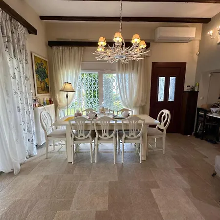 Seaside Villa *